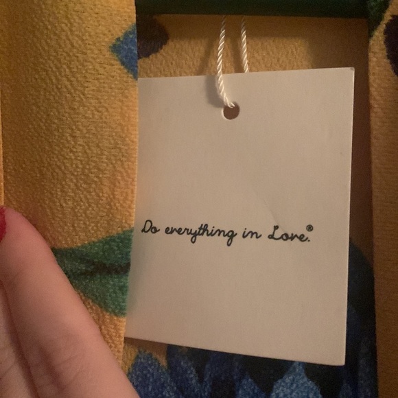 Yellow jacket with multiple color flowers. Size medium 🌸🌺🌼 - Picture 2 of 2